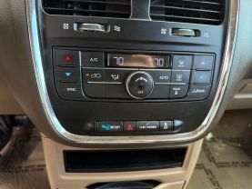 2016 CHRYSLER TOWN & COUNTRY VAN GRAY AUTOMATIC - Budget Used Car Sales