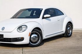 2012 Volkswagen Beetle - Image 6