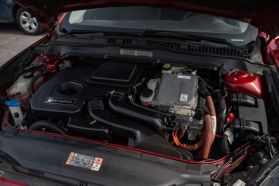 2016 FORD FUSION SEDAN 4-CYL, HYBRID, 2.0 LITER SE HYBRID SEDAN 4D