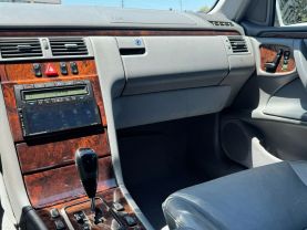 2001 MERCEDES-BENZ E-CLASS SEDAN V6, 3.2 LITER E 320 SEDAN 4D