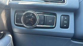 2020 Lincoln Navigator - Image 41
