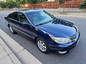 2005 TOYOTA CAMRY XLE SEDAN 4D