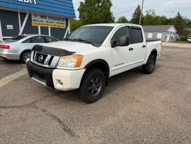 2015 Nissan Titan Crew Cab - Image 2