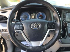 2018 TOYOTA SIENNA VAN V6, 3.5 LITER XLE MINIVAN 4D