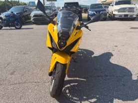 2024 SUZUKI GSX800FRQM4 GSX-8R SPORTBIKES - -