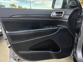 2015 Jeep Grand Cherokee - Image 17