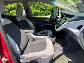 2017 CHEVROLET BOLT EV HATCHBACK ELECTRIC MOTOR LT HATCHBACK 4D at T&T Repairables - used car dealership in Spencer, Indiana.