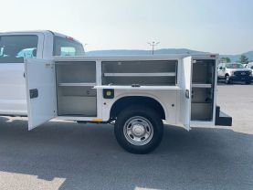 2019 FORD F250 SUPER DUTY CREW CAB 8FT KNAPHEIDE SERVICE BED TRUCK SERVICE/UTILITY TRUCKS V8, FLEX FUEL, 6.2 LITER XL PICKUP 4D 8 FT - Eddies Auto Sales