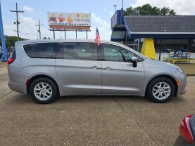 2017 CHRYSLER PACIFICA VAN V6, 3.6 LITER TOURING MINIVAN 4D