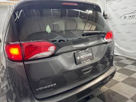 2020 CHRYSLER VOYAGER