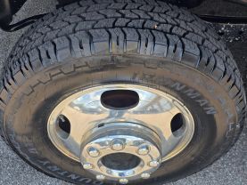 2017 Ford F350 Super Duty Crew Cablariat Pickup 4d 8 Ft - Image 35