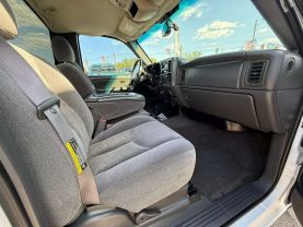 2005 CHEVROLET SILVERADO 1500 REGULAR CAB PICKUP V8, 4.8 LITER LS PICKUP 2D 8 FT