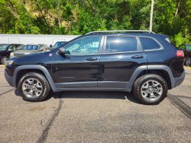 2019 JEEP CHEROKEE SUV V6, 3.2 LITER TRAILHAWK SPORT UTILITY 4D