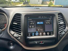 2018 JEEP CHEROKEE SUV V6, 3.2 LITER LIMITED SPORT UTILITY 4D at T&T Repairables - used car dealership in Spencer, Indiana.