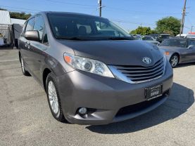 2015 TOYOTA SIENNA VAN V6, 3.5 LITER XLE MINIVAN 4D