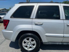 2010 Jeep Grand Cherokee - Image 26