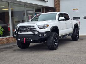 2017 Toyota Tacoma Double Cabtrd Off-road Pickup 4d 5 Ft - Image 5