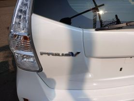 2013 TOYOTA PRIUS V