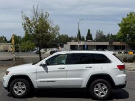 2017 JEEP GRAND CHEROKEE SUV V6, VVT, 3.6 LITER LAREDO E SPORT UTILITY 4D