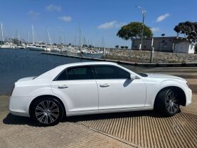 2013 CHRYSLER 300 SEDAN V6, 3.6 LITER 300S SEDAN 4D