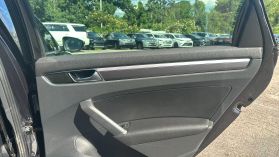 2018 Volkswagen Passat - Image 24