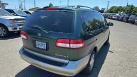 2002 TOYOTA SIENNA