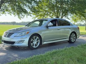 2013 HYUNDAI GENESIS