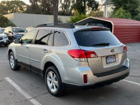 2013 SUBARU OUTBACK
