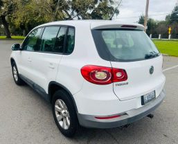 2010 VOLKSWAGEN TIGUAN SUV 4-CYL, TURBO, 2.0 LITER SE SPORT UTILITY 4D