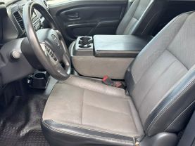 2017 NISSAN TITAN CREW CAB PICKUP V8, 5.6 LITER S PICKUP 4D 5 1/2 FT