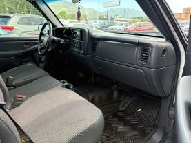 2001 CHEVROLET SILVERADO 1500 REGULAR CAB PICKUP V6, 4.3 LITER SHORT BED