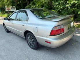 1997 HONDA ACCORD SEDAN 4-CYL, 2.2 LITER LX SEDAN 4D