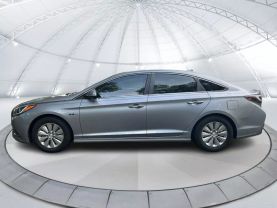 2016 HYUNDAI SONATA HYBRID SEDAN 4-CYL, HYBRID, 2.0 LITER SE SEDAN 4D