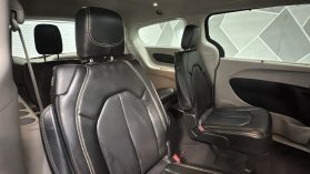 2020 CHRYSLER VOYAGER