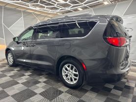 2020 CHRYSLER VOYAGER