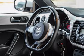 2012 Volkswagen Beetle - Image 16