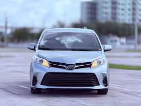 2019 TOYOTA SIENNA