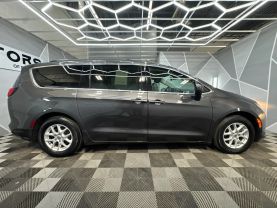 2020 CHRYSLER VOYAGER