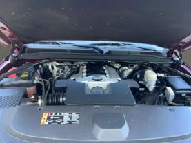 2017 CADILLAC ESCALADE ESV SUV V8, 6.2 LITER LUXURY SPORT UTILITY 4D