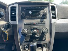 2010 Jeep Grand Cherokee - Image 11