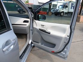 2014 TOYOTA SIENNA