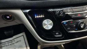 2020 CHRYSLER VOYAGER