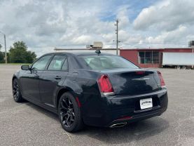 2019 CHRYSLER 300 SEDAN V6, 3.6 LITER 300S SEDAN 4D