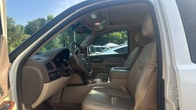 2014 Chevrolet Suburban 1500 - Image 11