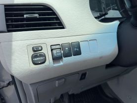 2013 TOYOTA SIENNA VAN V6, 3.5 LITER XLE MINIVAN 4D