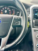 2017 VOLVO XC60 SUV 4-CYL, DRV-E, TURBO, 2.0L T6 DYNAMIC SPORT UTILITY 4D