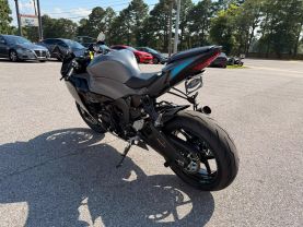 2025 KAWASAKI ZX636KSFAL NINJA ZX-6R SPORTBIKES - -