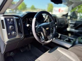 2015 CHEVROLET SILVERADO 3500 HD CREW CAB PICKUP V8, TURBO DSL, 6.6L LTZ PICKUP 4D 8 FT