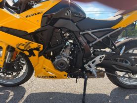 2024 SUZUKI GSX800FRQM4 GSX-8R SPORTBIKES - -