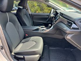 2020 TOYOTA CAMRY SEDAN 4-CYL, 2.5 LITER SE SEDAN 4D at T&T Repairables - used car dealership in Spencer, Indiana.